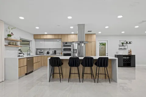 $850,000 | 136 Greens Road, Hollywood, FL 33021