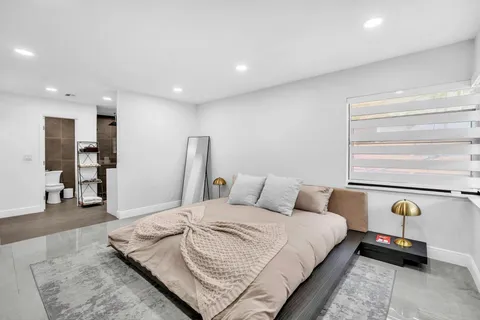 $850,000 | 136 Greens Road, Hollywood, FL 33021