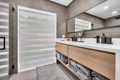 $850,000 | 136 Greens Road, Hollywood, FL 33021