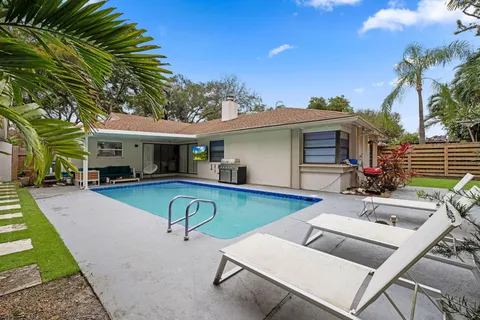 $850,000 | 136 Greens Road, Hollywood, FL 33021