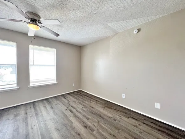 $75,000 | 418 Garland Drive, Unit 201, Lake Jackson, TX 77566