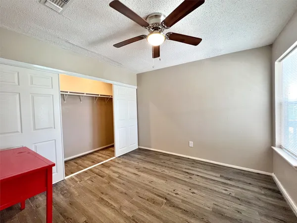 $75,000 | 418 Garland Drive, Unit 201, Lake Jackson, TX 77566