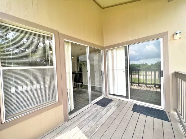 $75,000 | 418 Garland Drive, Unit 201, Lake Jackson, TX 77566