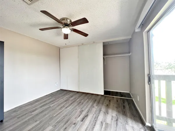 $75,000 | 418 Garland Drive, Unit 201, Lake Jackson, TX 77566