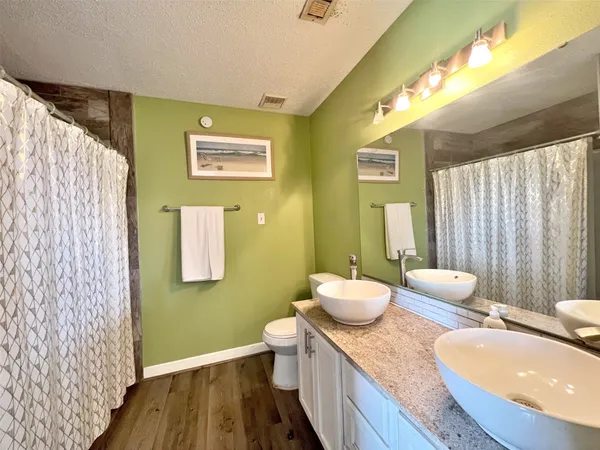 $75,000 | 418 Garland Drive, Unit 201, Lake Jackson, TX 77566