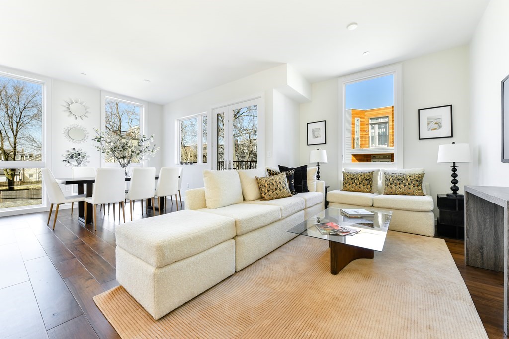 815 East 5th Street, Unit 3 Boston, MA 02127 - Photo 1 of 5