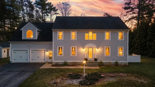 $979,900 | 2 Winter Hill Road, Mattapoisett, MA 02739