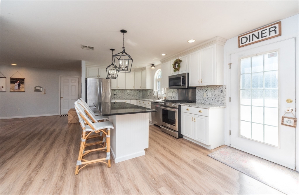 2 Winter Hill Road Mattapoisett, MA 02739 - Photo 11 of 40