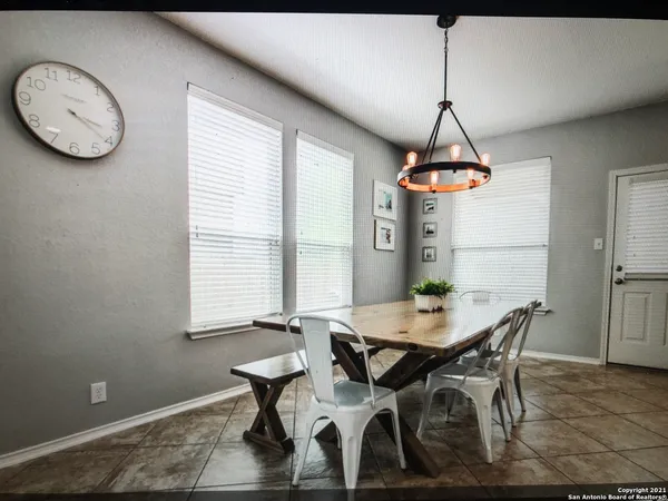 $2,395 | 9023 Bowen Branch, San Antonio, TX 78254