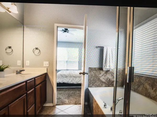 $2,395 | 9023 Bowen Branch, San Antonio, TX 78254