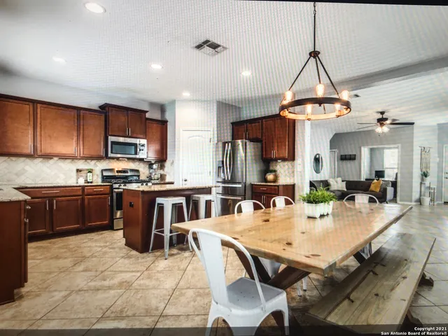 $2,395 | 9023 Bowen Branch, San Antonio, TX 78254