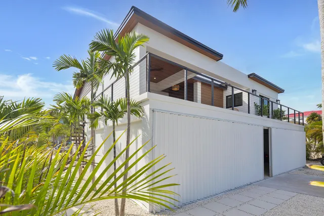 $1,999,000 | 270 Airport Drive South, Summerland Key, FL 33042