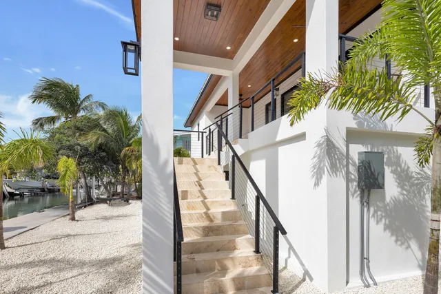 $1,999,000 | 270 Airport Drive South, Summerland Key, FL 33042