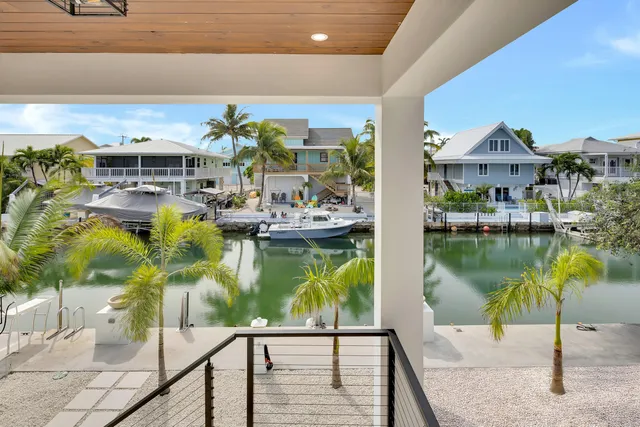 $1,999,000 | 270 Airport Drive South, Summerland Key, FL 33042
