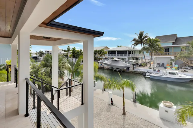 $1,999,000 | 270 Airport Drive South, Summerland Key, FL 33042