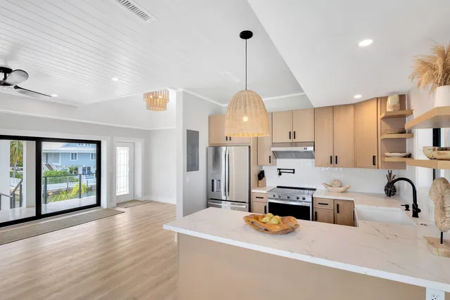 $1,999,000 | 270 Airport Drive South, Summerland Key, FL 33042