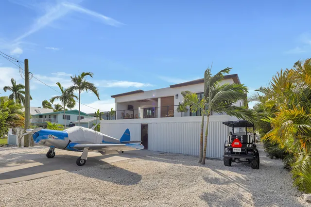 $1,999,000 | 270 Airport Drive South, Summerland Key, FL 33042