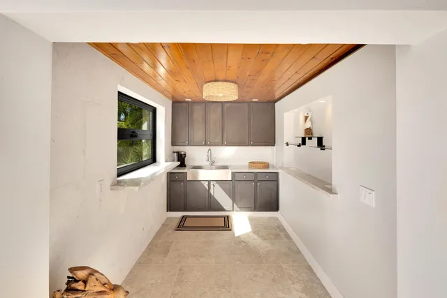 $1,999,000 | 270 Airport Drive South, Summerland Key, FL 33042