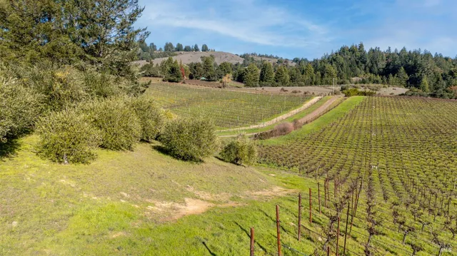 $975,000 | 2300 Guntly Road, Philo, CA 95466