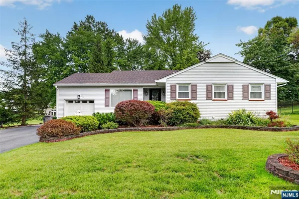 $719,000 | 25 Normandy Drive, Wayne, NJ 07470