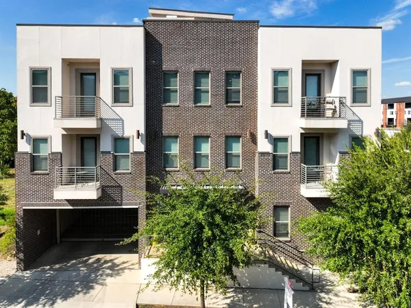 $1,625 | 2712 Wingate Street, Unit 305, Fort Worth, TX 76107