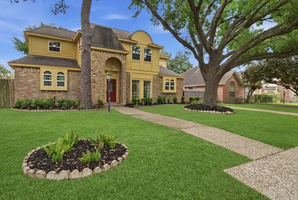 $398,000 | 7222 Birchtree Forest Drive, Houston, TX 77088
