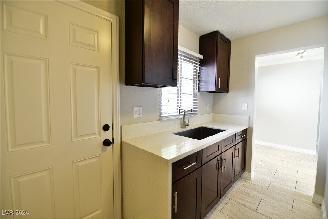 421 South 10th Street, Unit 4 Las Vegas, NV 89101 - Photo 4 of 15
