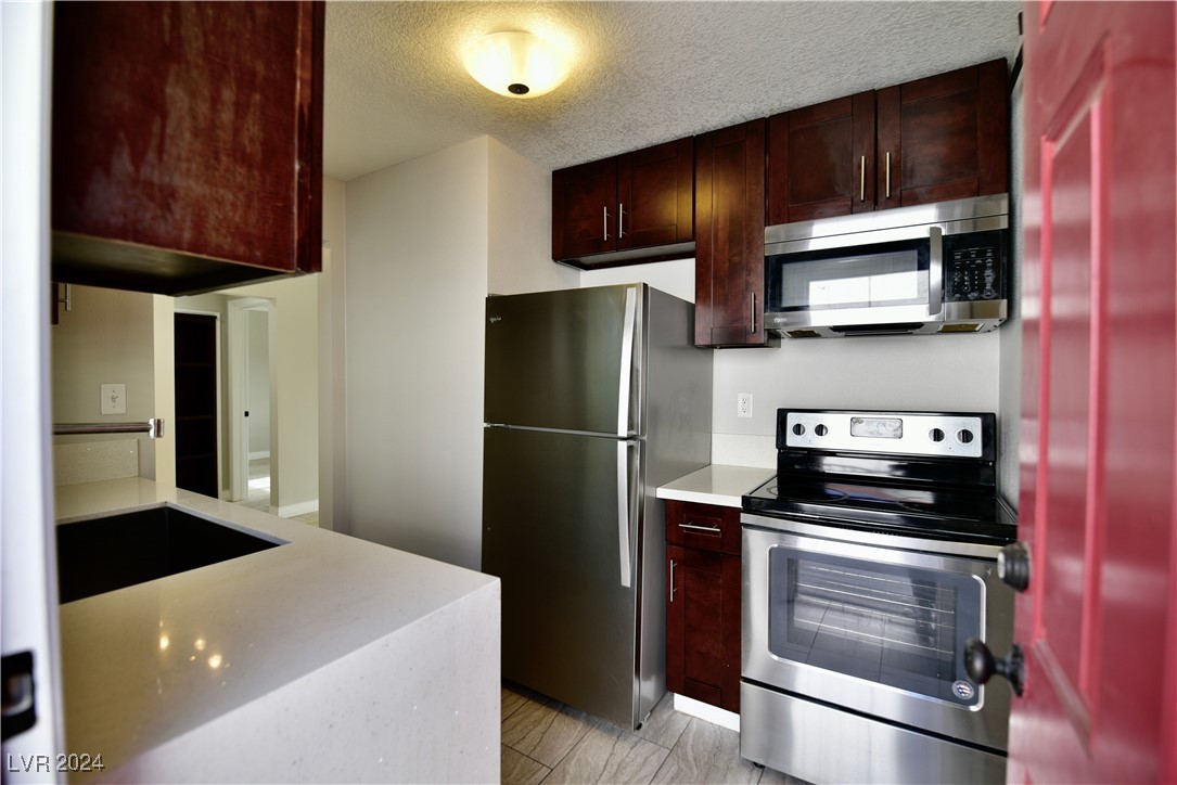 421 South 10th Street, Unit 4 Las Vegas, NV 89101 - Photo 5 of 15