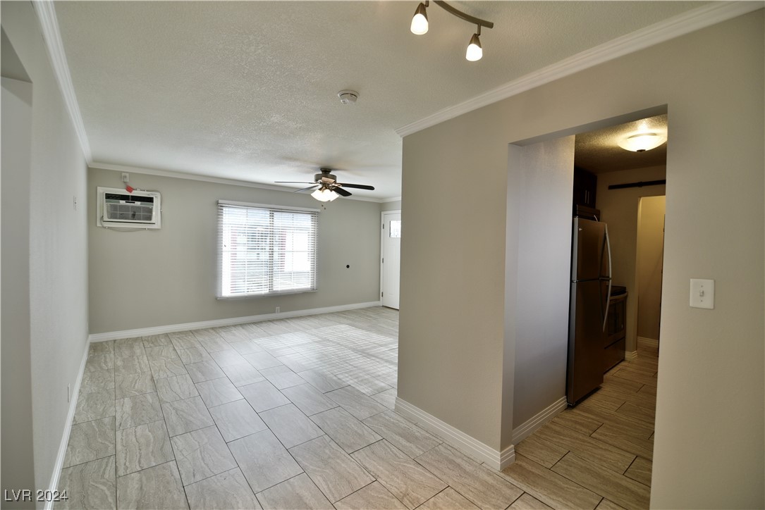 421 South 10th Street, Unit 4 Las Vegas, NV 89101 - Photo 10 of 15