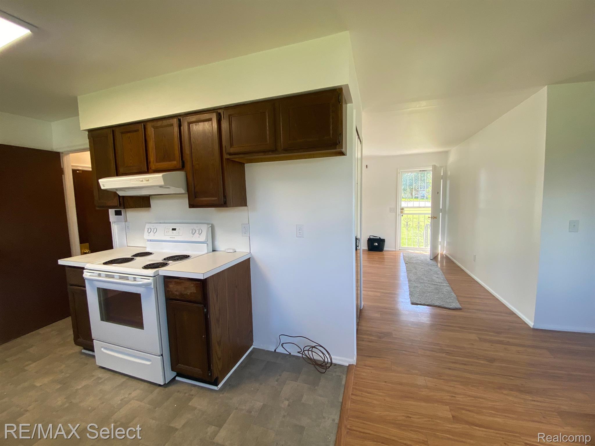 4096 Beecher Road Flint, MI 48532 - Photo 4 of 22 Gallery Image 4