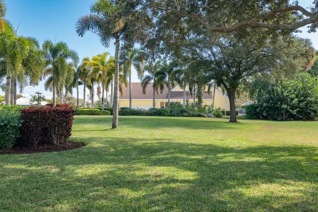 $1,197,333 | 3360 Southeast Golf Trail, Stuart, FL 34997