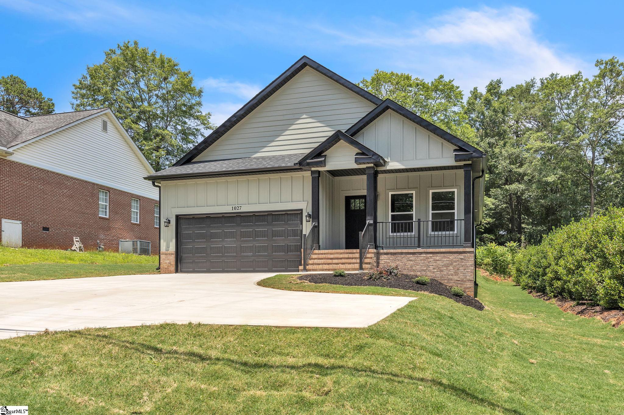 1027 Jacobs Road Greenville, SC 29605 - Photo 3 of 24 Gallery Image 3