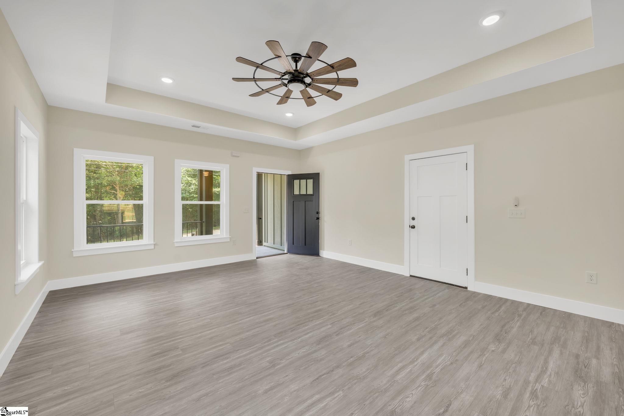 1027 Jacobs Road Greenville, SC 29605 - Photo 4 of 24 Gallery Image 4