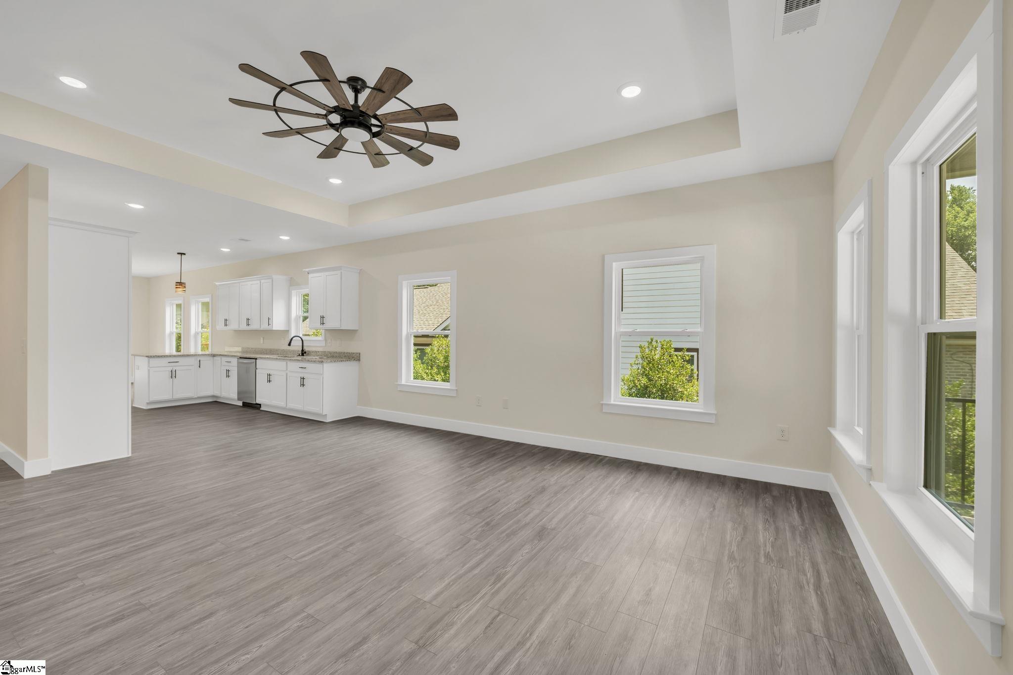 1027 Jacobs Road Greenville, SC 29605 - Photo 5 of 24 Gallery Image 5