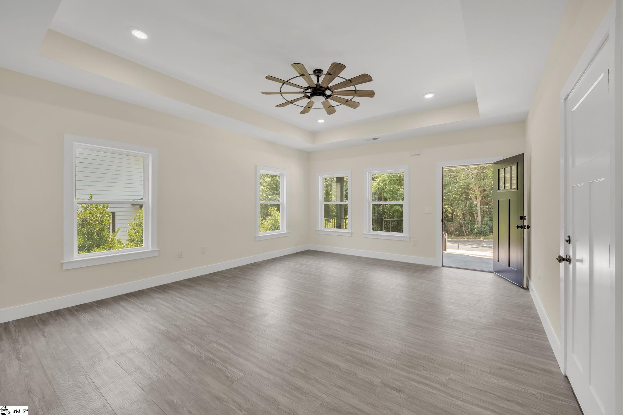 1027 Jacobs Road Greenville, SC 29605 - Photo 6 of 24 Gallery Image 6