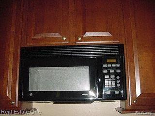 853 Enchantment Drive Rochester, MI 48307 - Photo 10 of 22 Microwave