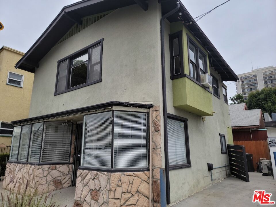 702 Cedar Avenue Long Beach, CA 90813 - Photo 1 of 25