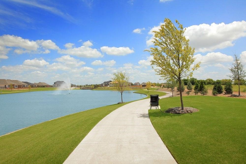 16403 Sun Valley Lane Rosharon, TX 77583 - Photo 10 of 15 a park view with a lake view