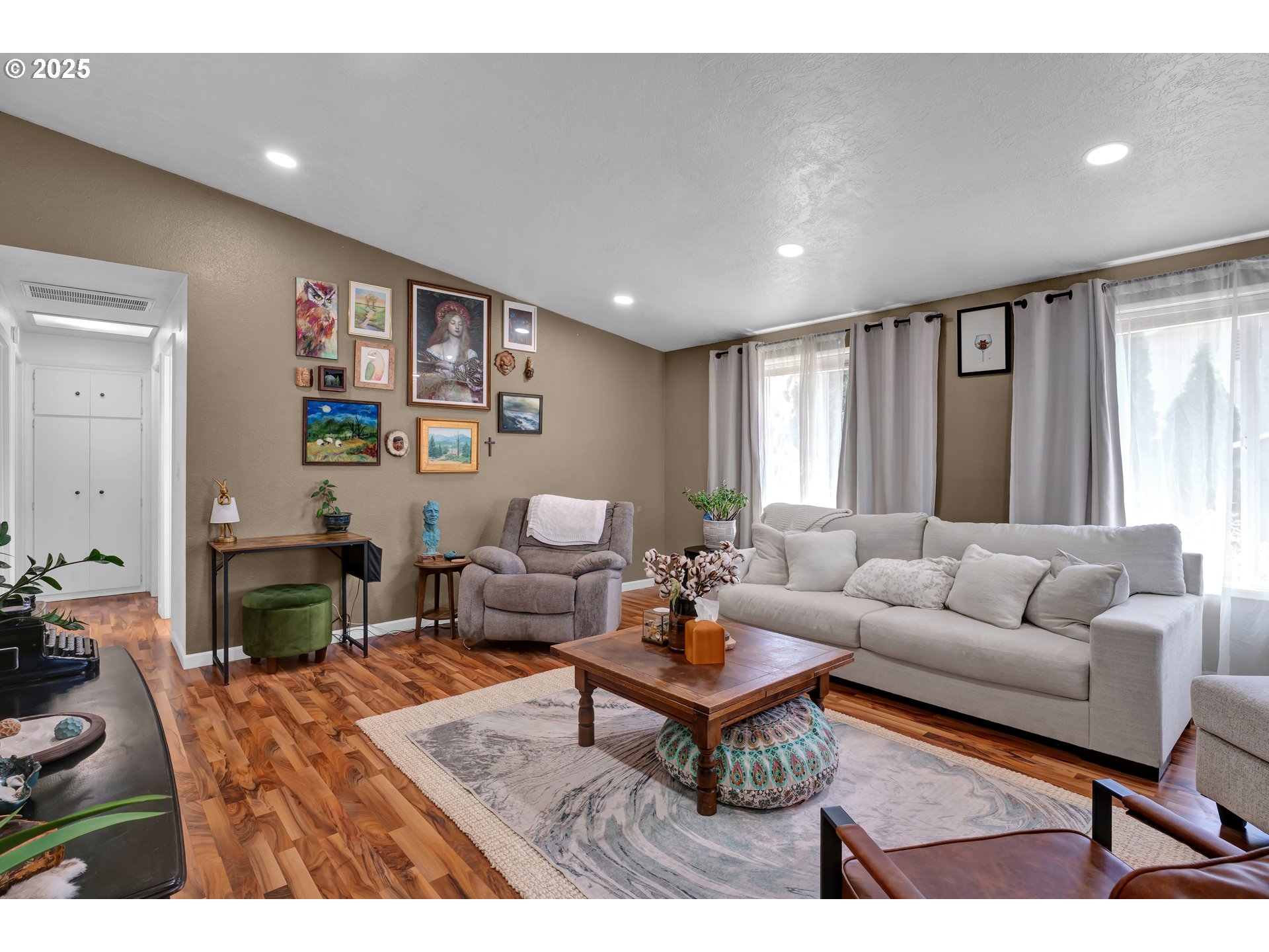 6073 Bethel Loop Southwest Albany, OR 97321 - Photo 5 of 32 Gallery Image 5