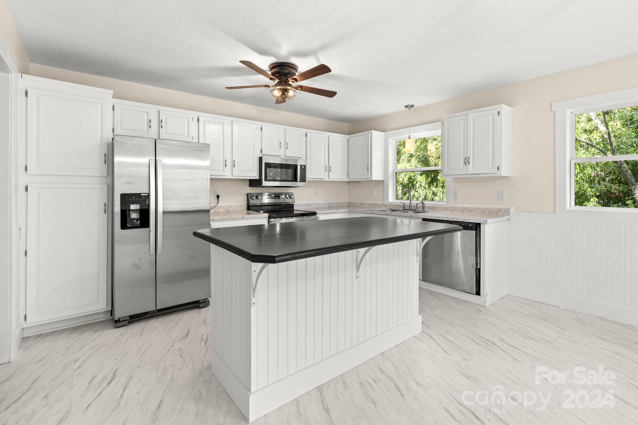 71 Cedar Street Canton, NC 28716 - Photo 11 of 43 Gallery Image 11