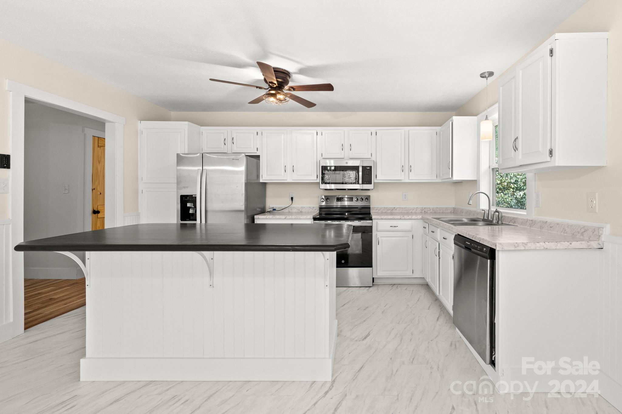 71 Cedar Street Canton, NC 28716 - Photo 13 of 43 Gallery Image 13