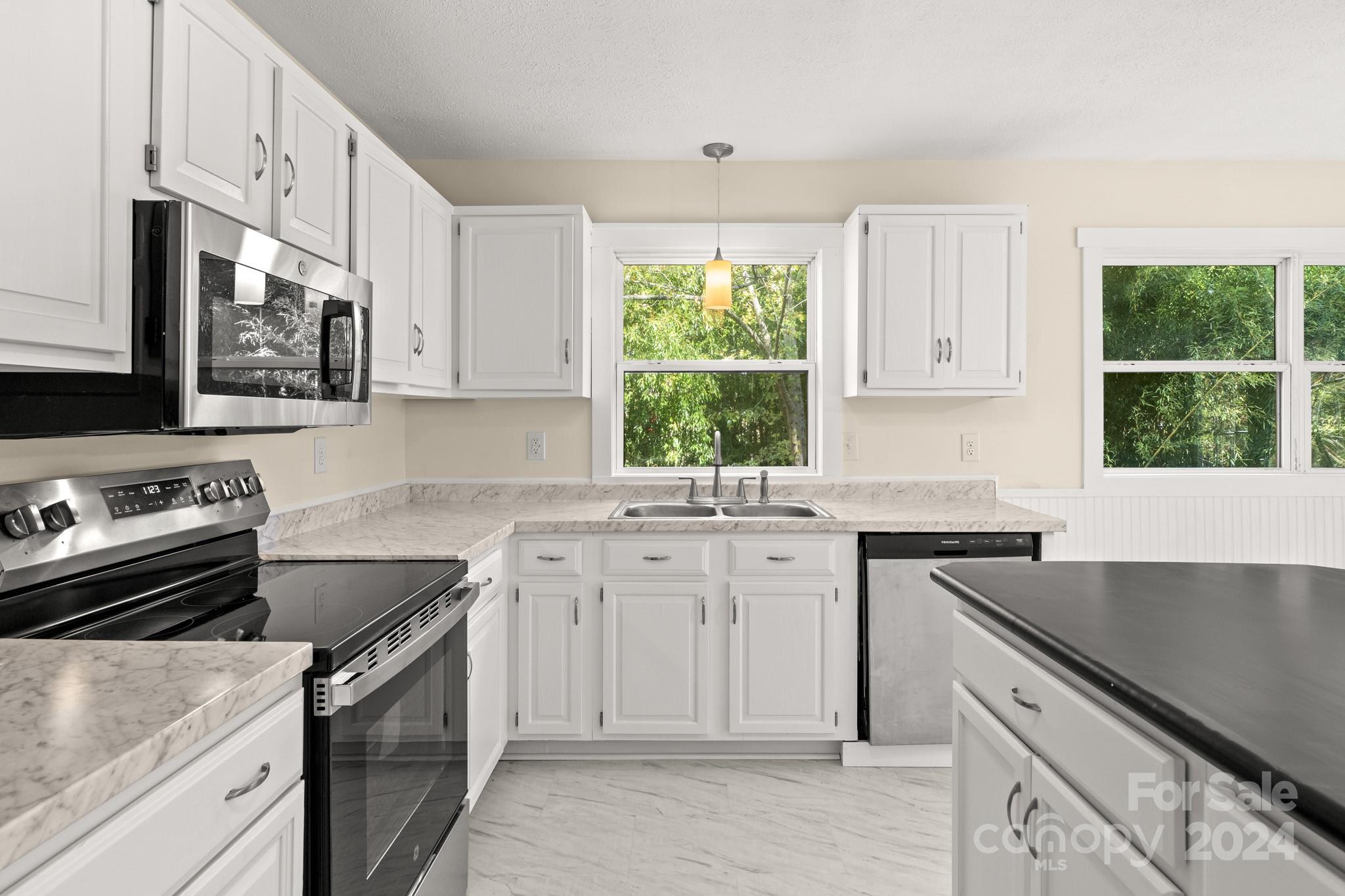 71 Cedar Street Canton, NC 28716 - Photo 15 of 43 Gallery Image 15