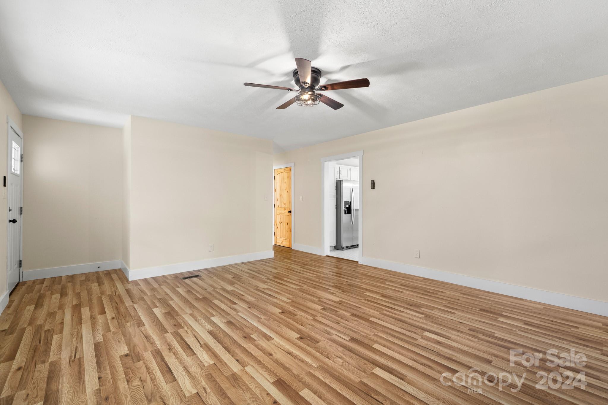71 Cedar Street Canton, NC 28716 - Photo 9 of 43 Gallery Image 9