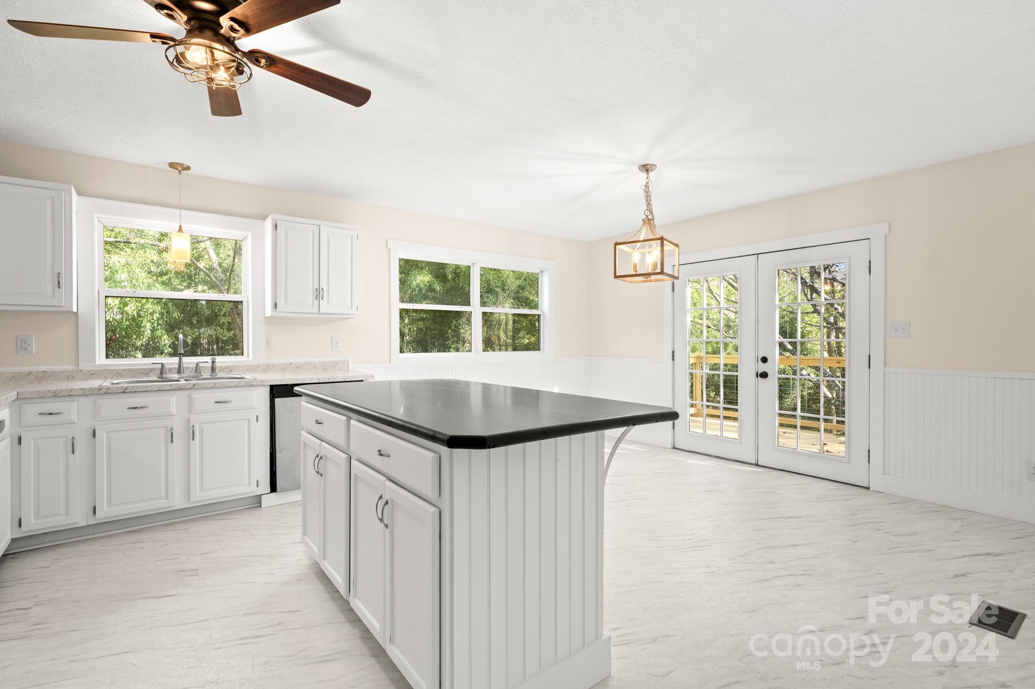 71 Cedar Street Canton, NC 28716 - Photo 10 of 43 Gallery Image 10