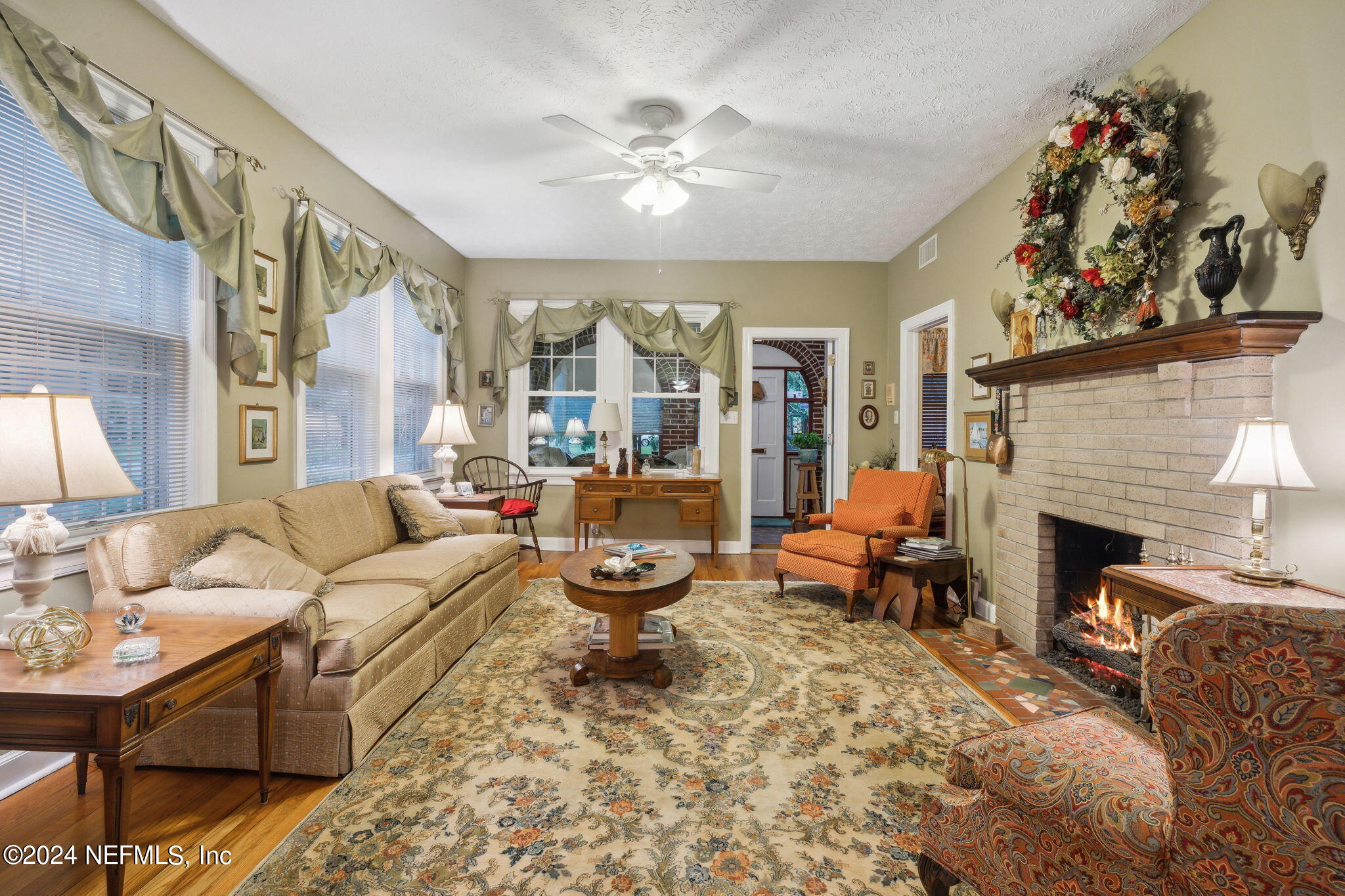 3237 Randall Street Jacksonville, FL 32205 - Photo 15 of 48 Living Room view towards front door