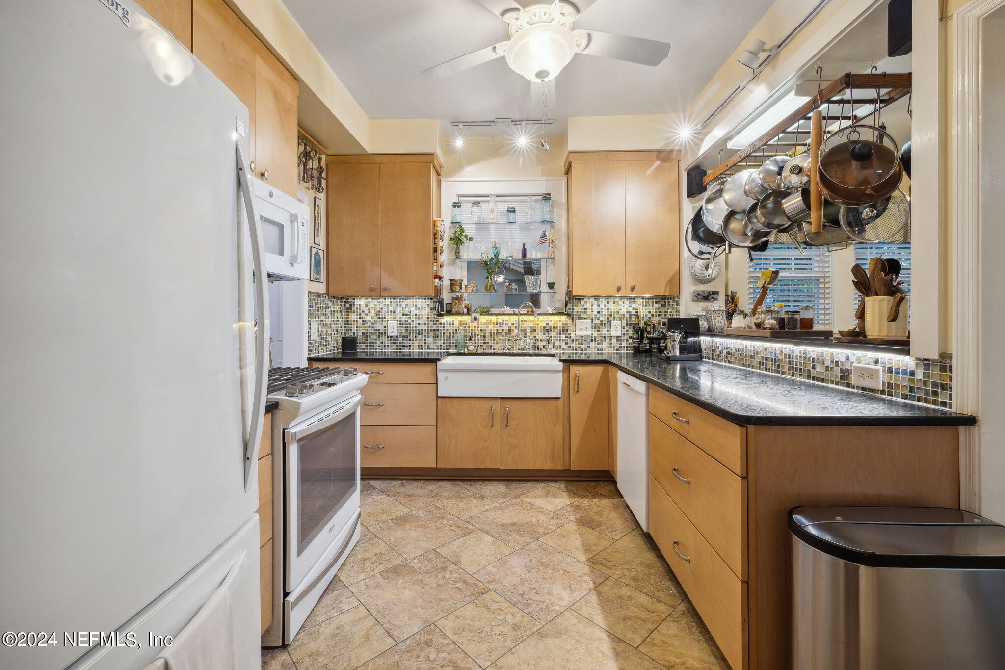 3237 Randall Street Jacksonville, FL 32205 - Photo 23 of 48 Kitchen