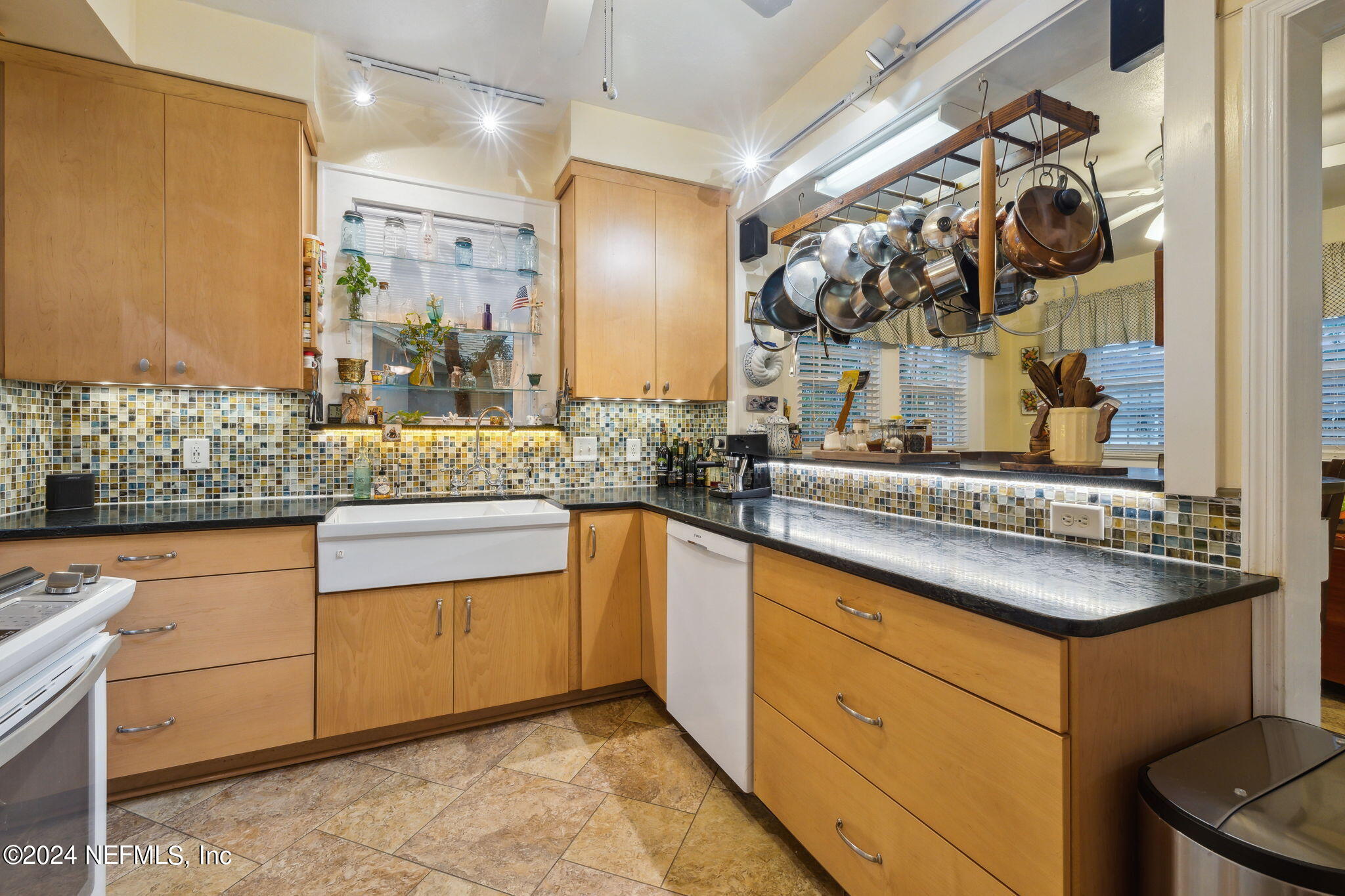 3237 Randall Street Jacksonville, FL 32205 - Photo 24 of 48 Kitchen