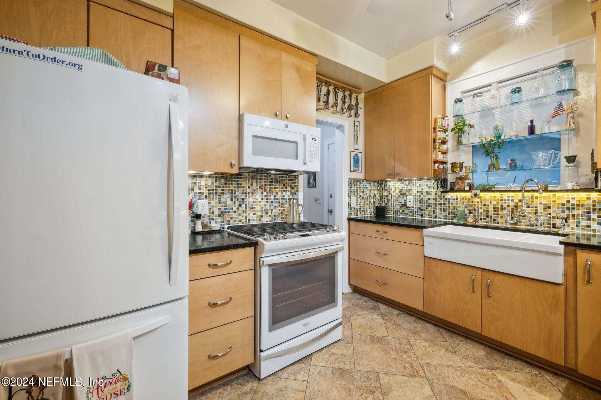 3237 Randall Street Jacksonville, FL 32205 - Photo 25 of 48 Kitchen