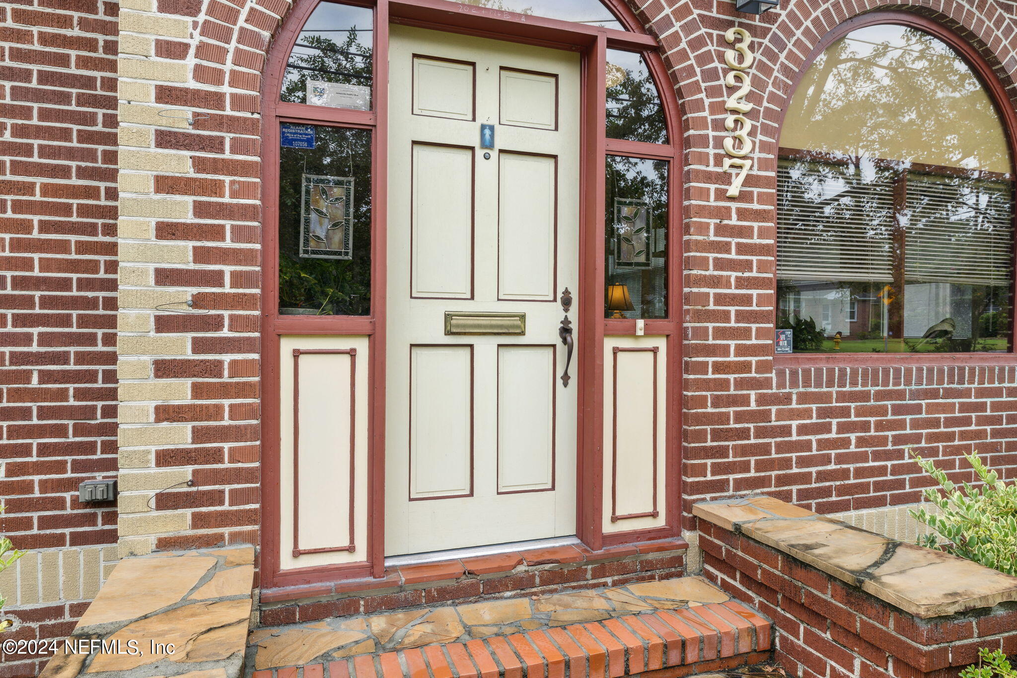 3237 Randall Street Jacksonville, FL 32205 - Photo 8 of 48 Entry