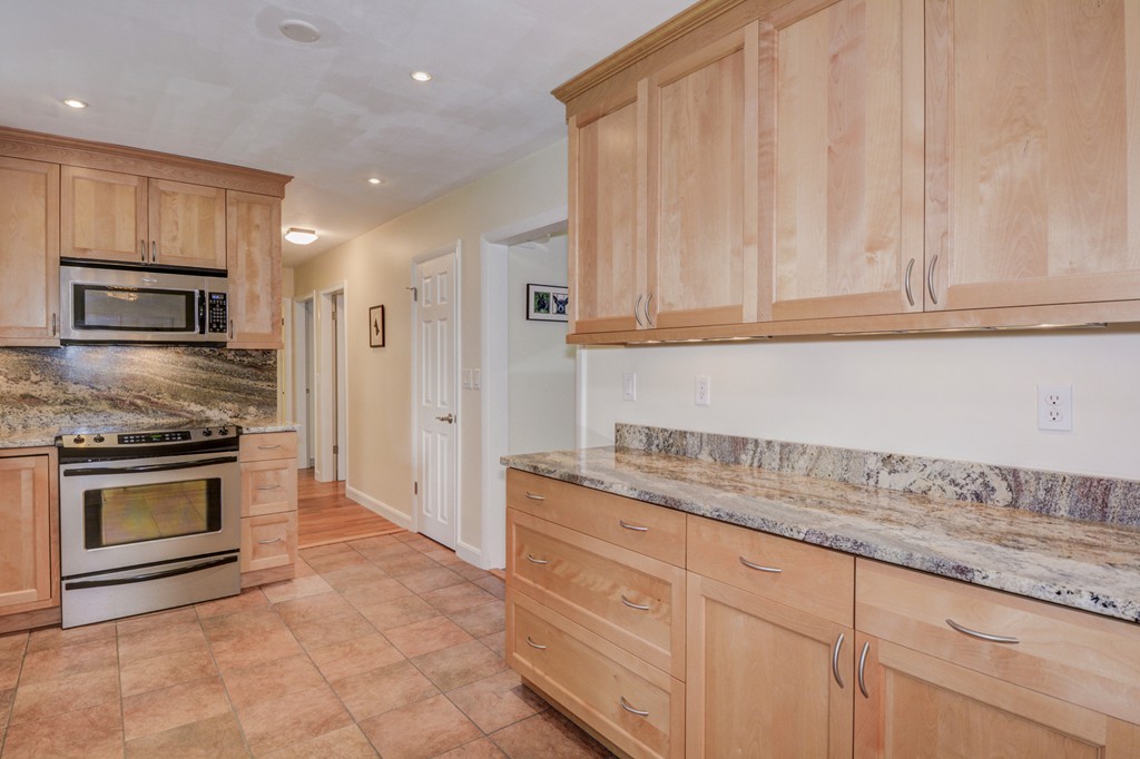 37 Emerson Road Northborough, MA 01532 - Photo 6 of 29 Gallery Image 6